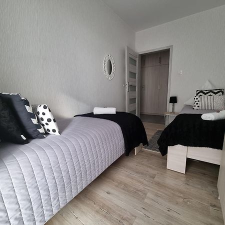 Q Apart Gold-Trzy Pokoje, Manufaktura, Klimatyzacja I Garaz Gratis, Tv Max, Fv, Gwarancja Zadowolenia Łódź Dış mekan fotoğraf