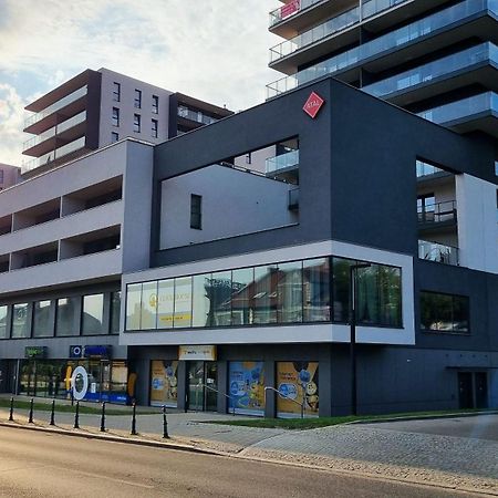 Q Apart Gold-Trzy Pokoje, Manufaktura, Klimatyzacja I Garaz Gratis, Tv Max, Fv, Gwarancja Zadowolenia Łódź Dış mekan fotoğraf