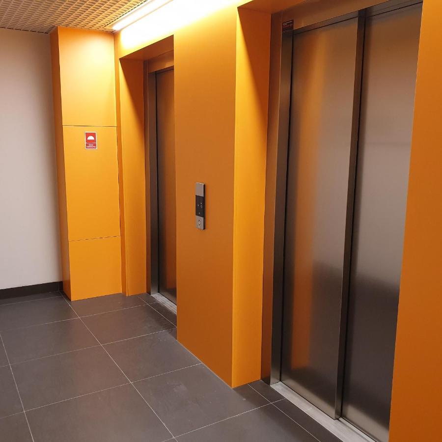 Q Apart Gold-Trzy Pokoje, Manufaktura, Klimatyzacja I Garaz Gratis, Tv Max, Fv, Gwarancja Zadowolenia Łódź Dış mekan fotoğraf