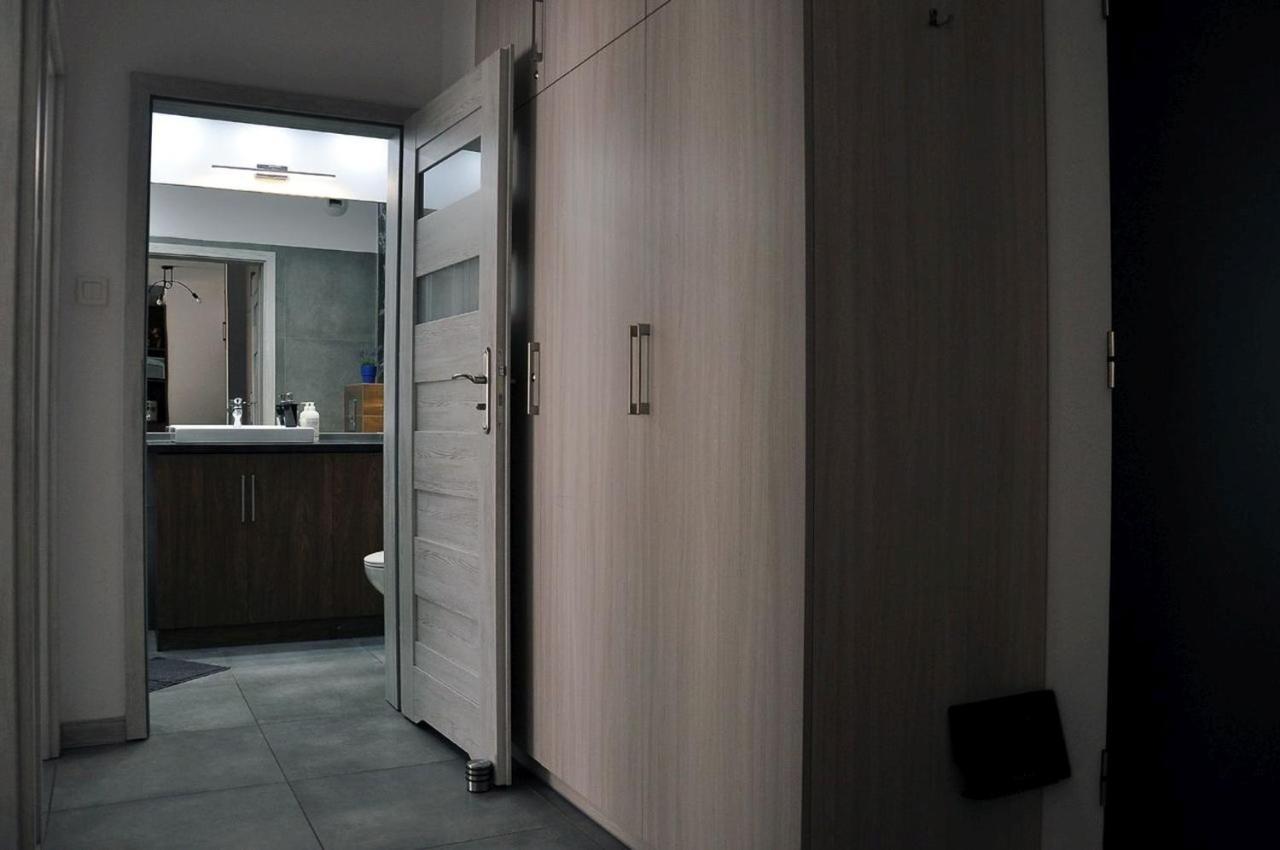 Q Apart Gold-Trzy Pokoje, Manufaktura, Klimatyzacja I Garaz Gratis, Tv Max, Fv, Gwarancja Zadowolenia Łódź Dış mekan fotoğraf