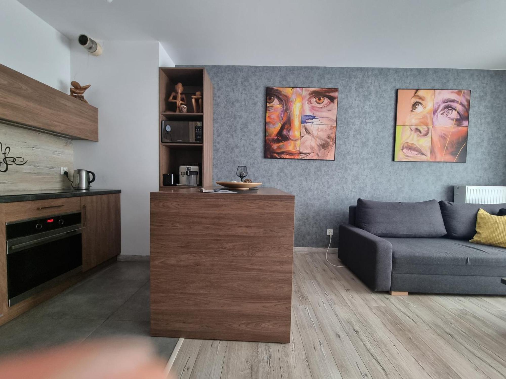 Q Apart Gold-Trzy Pokoje, Manufaktura, Klimatyzacja I Garaz Gratis, Tv Max, Fv, Gwarancja Zadowolenia Łódź Dış mekan fotoğraf
