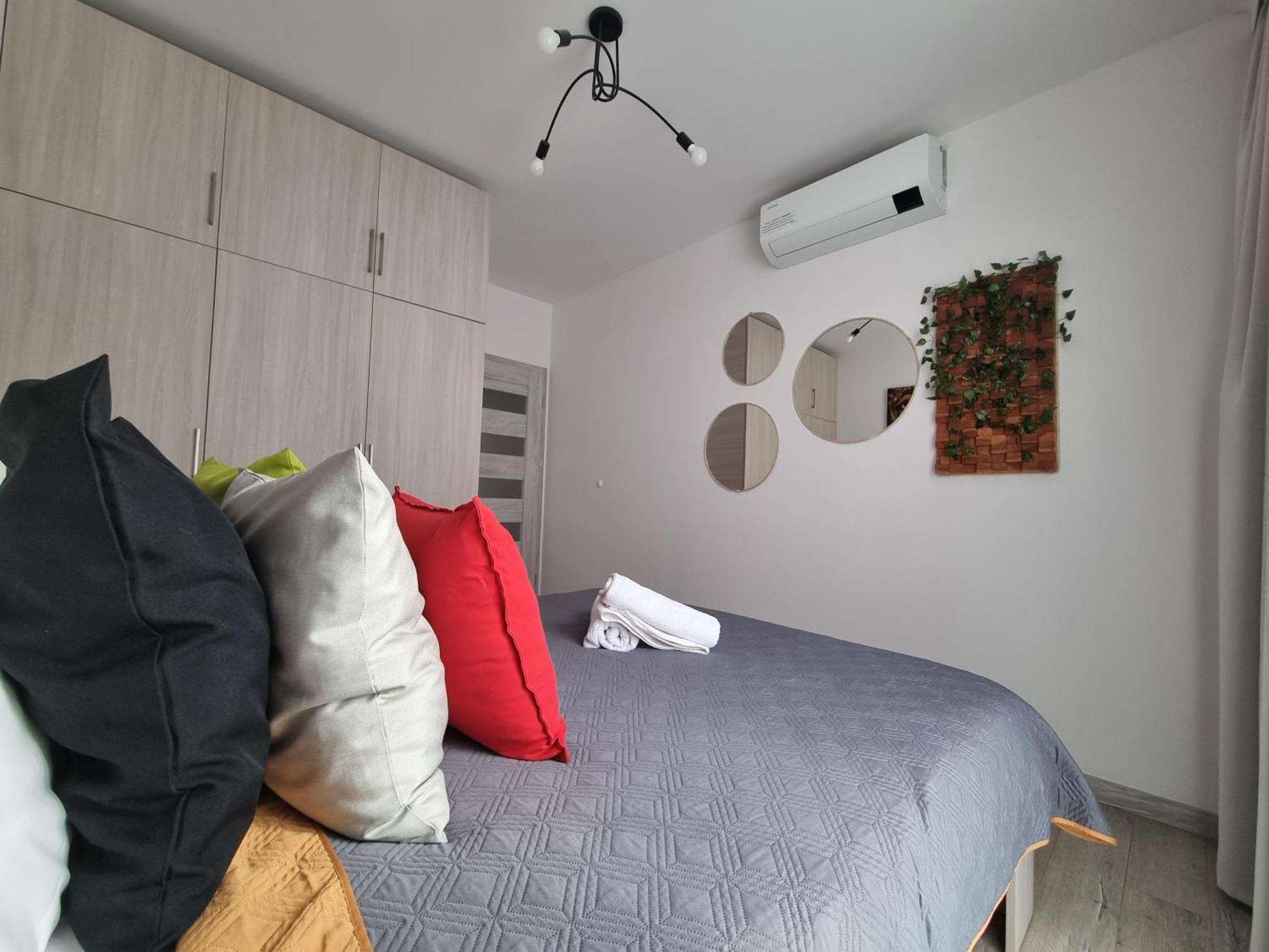 Q Apart Gold-Trzy Pokoje, Manufaktura, Klimatyzacja I Garaz Gratis, Tv Max, Fv, Gwarancja Zadowolenia Łódź Dış mekan fotoğraf
